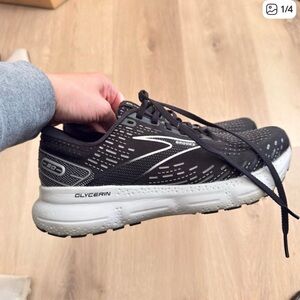 Brooks Glycerin Size 8.5 Running Shoe - Black & White